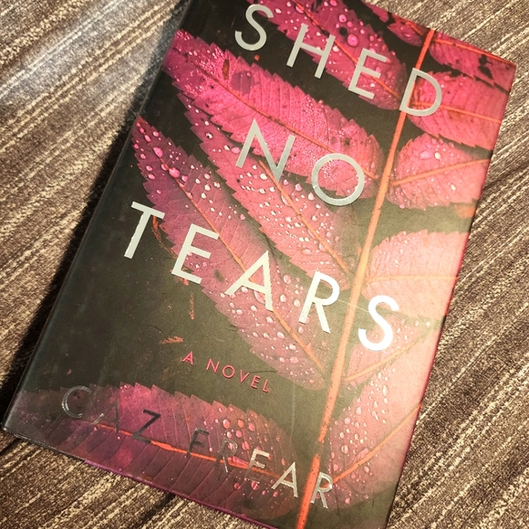 A novel by Caz Frear - Picture 1 of 5